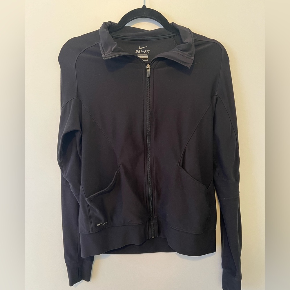 Women’s NIKE dri-fit zip-up jacket - STRETCHY - MEDIUM